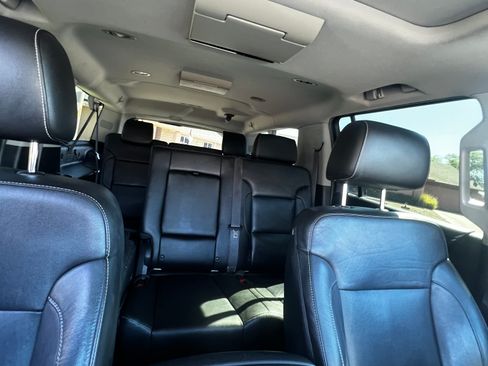 Used 2015 Chevrolet Suburban LT RWD image 11