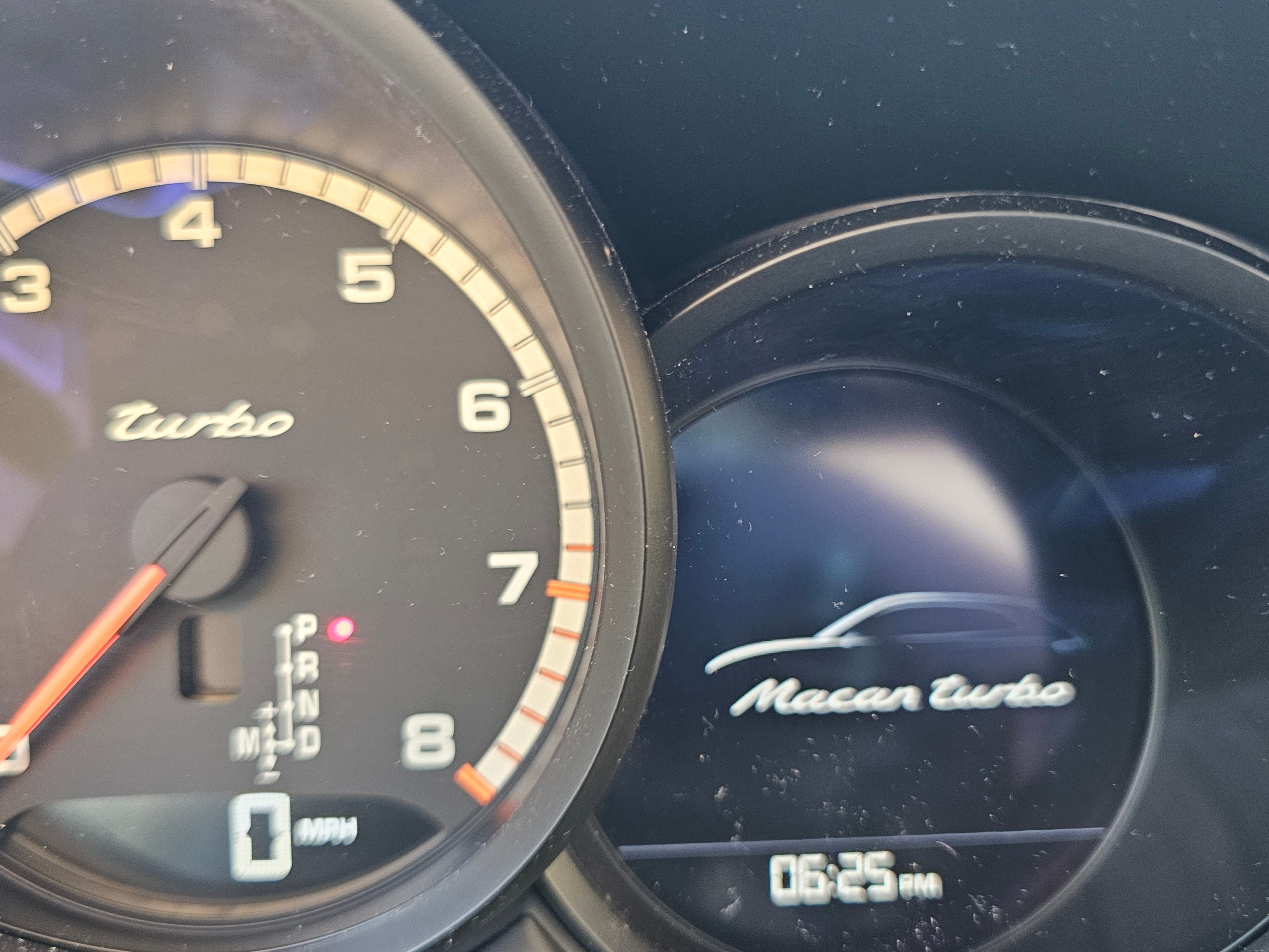 Used 2016 Porsche Macan Turbo image 23
