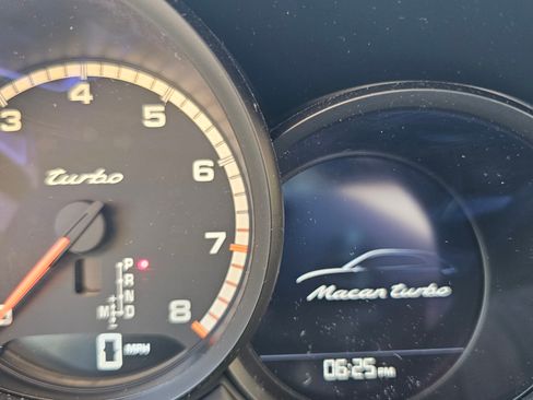 Used 2016 Porsche Macan Turbo image 23