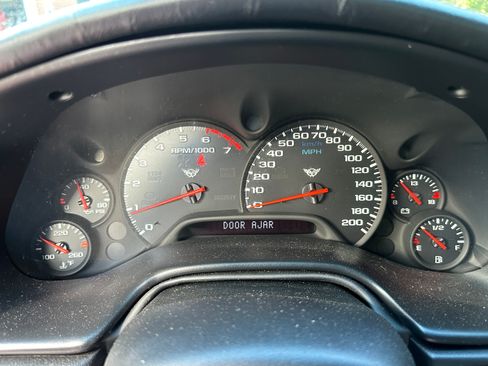 Used 2001 Chevrolet Corvette Convertible w/ Preferred Equipment Group1 RWD image 32