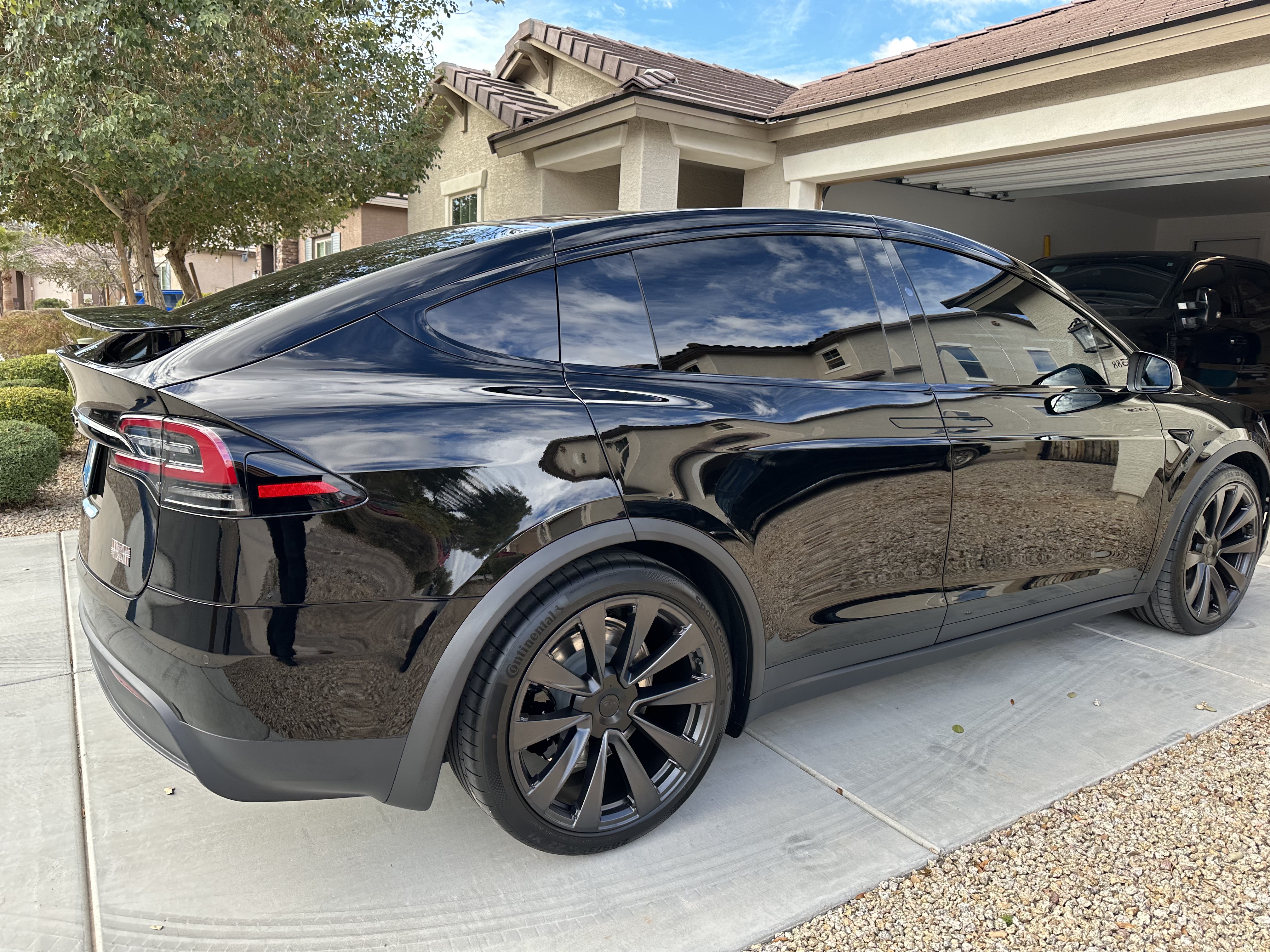 Used 2023 Tesla Model X Plaid AWD/4WD image 2