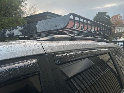 Used 2011 Toyota Sienna XLE image 1