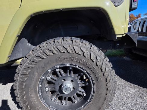 Used 2013 Jeep Wrangler Unlimited Sahara w/ Dual Top Group image 9