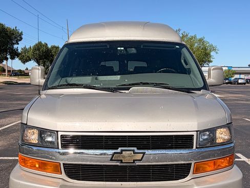 Used 2022 Chevrolet Express 2500 w/ Enhanced Convenience Package RWD image 10