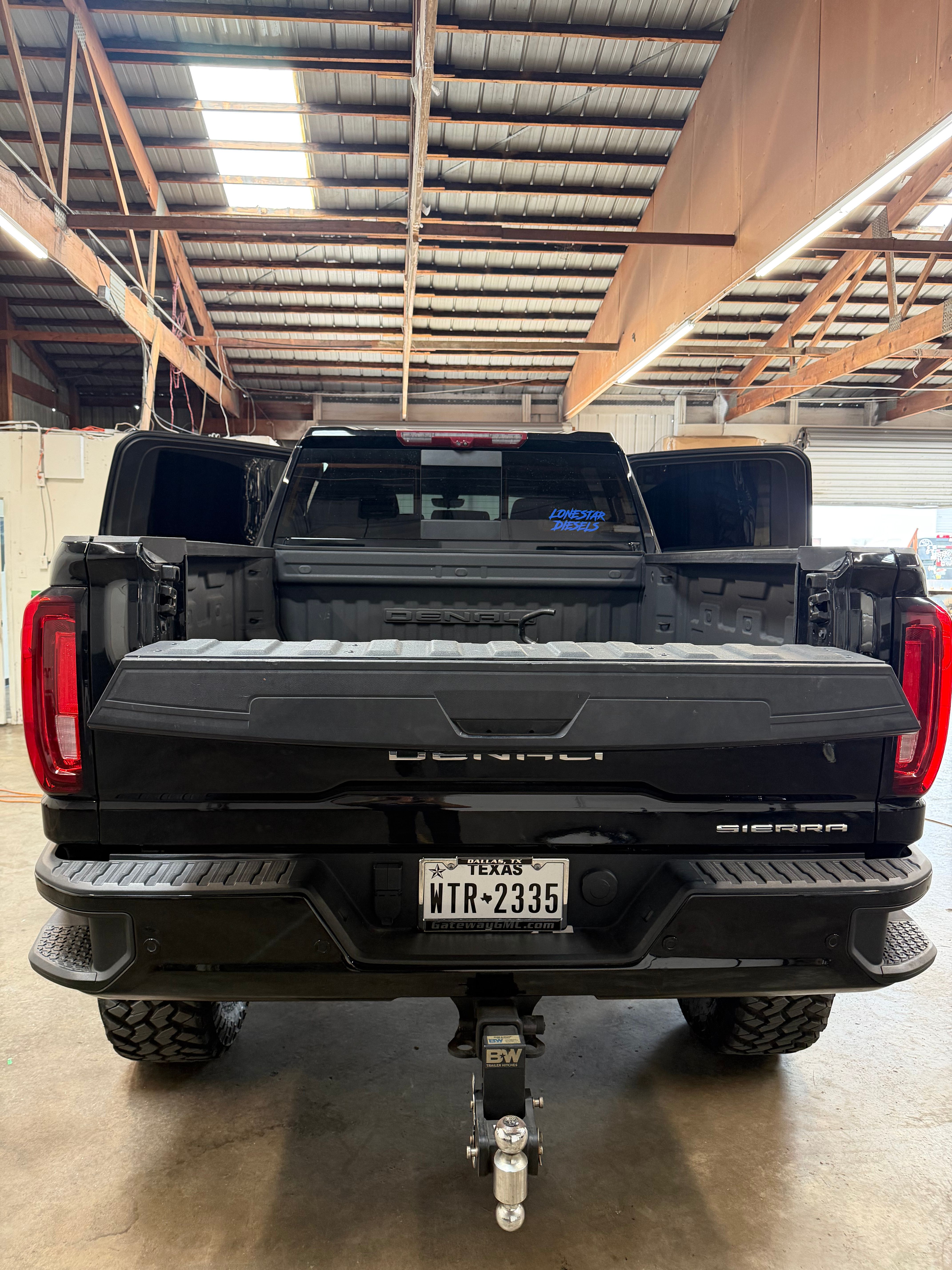 Used 2022 GMC Sierra 2500 Denali w/ Denali Ultimate Package AWD/4WD image 14