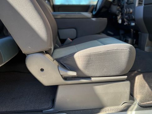 Used 2004 Nissan Titan XE image 23