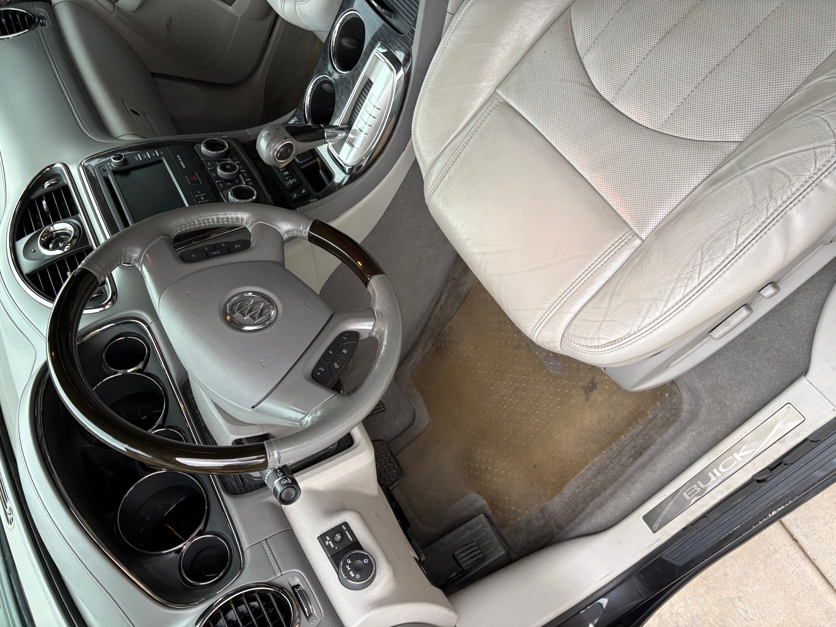 Used 2015 Buick Enclave Leather w/ Trailering Package FWD image 6