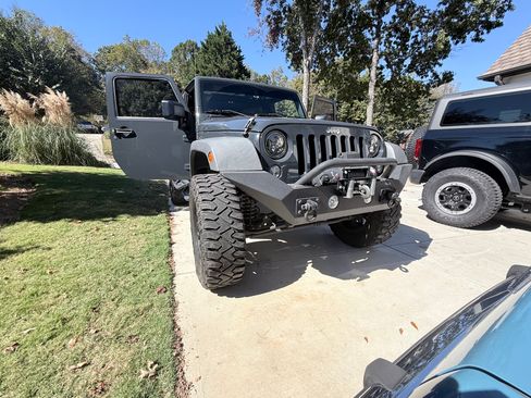 Used 2018 Jeep Wrangler Unlimited Sport S image 5