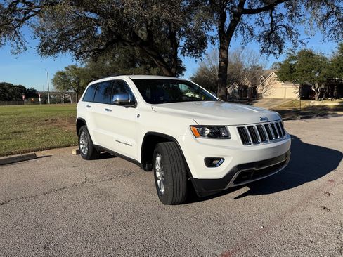 Used 2015 Jeep Grand Cherokee Limited w/ Trailer Tow Group IV image 4