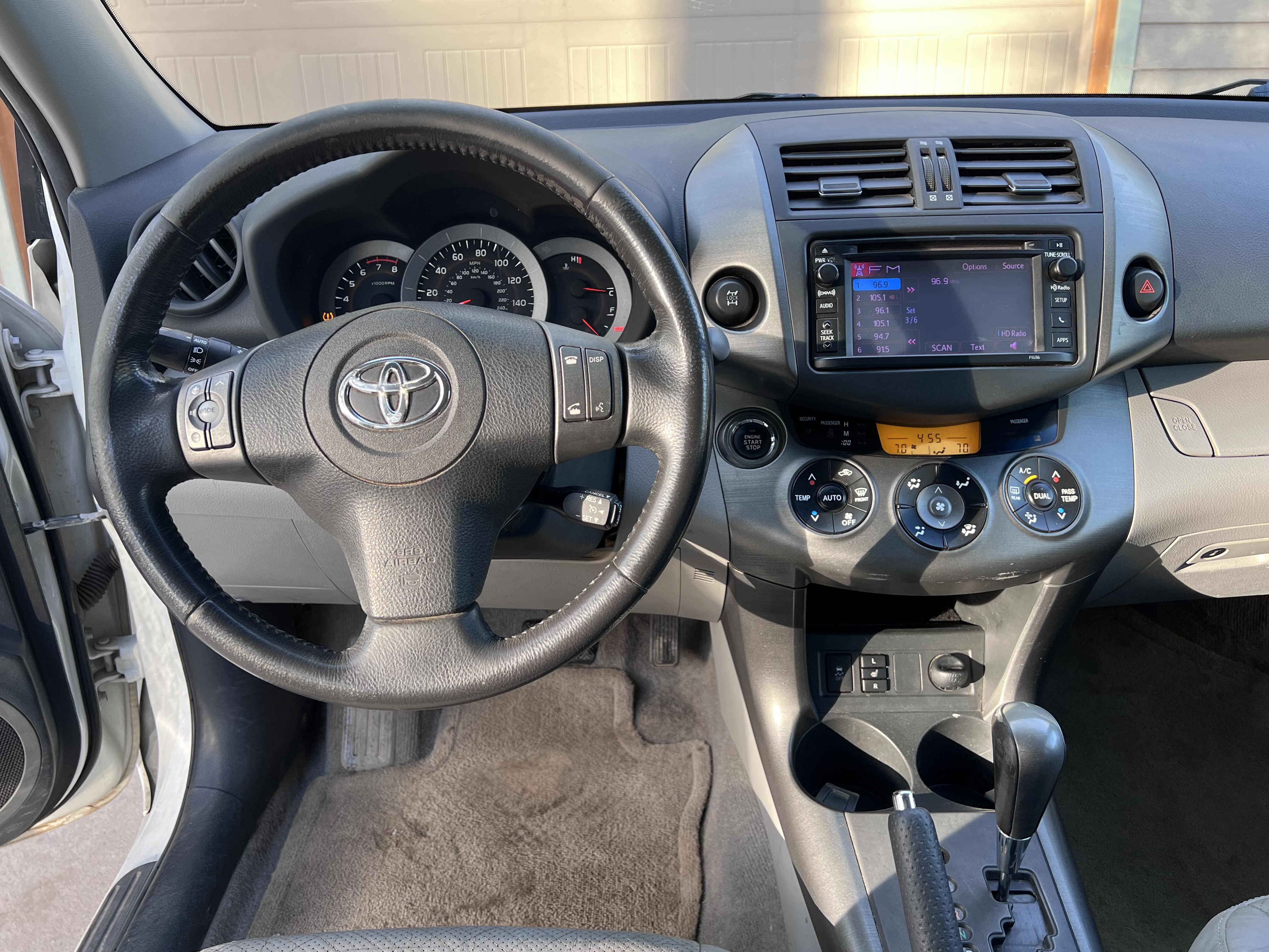 Used 2012 Toyota RAV4 Limited w/ Navigation Value Pkg AWD/4WD image 9