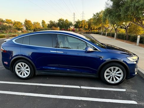 Used 2019 Tesla Model X Long Range image 4