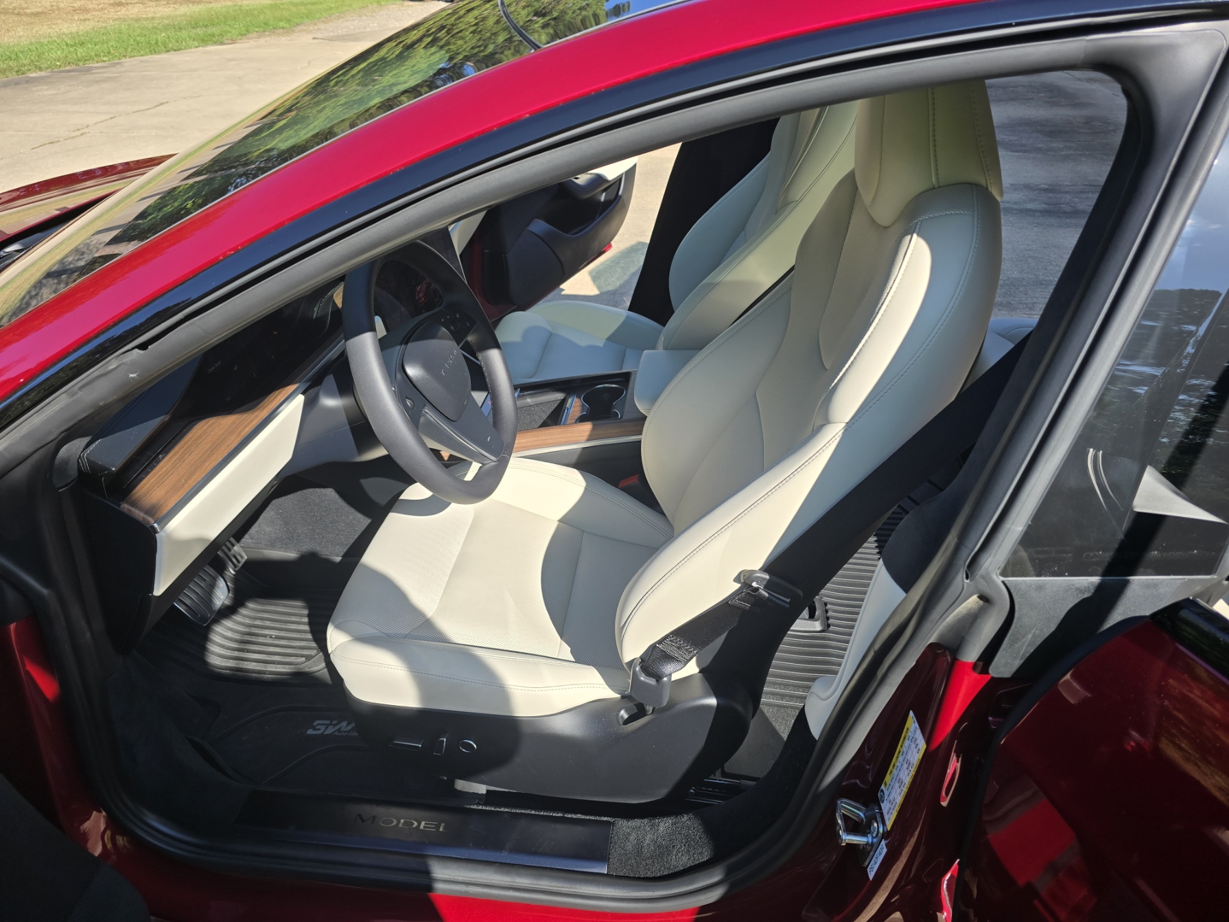 Used 2025 Tesla Model S AWD/4WD image 27