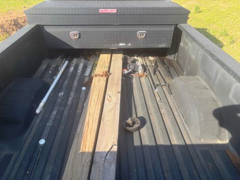 Used 2024 GMC Sierra 3500 Pro w/ Convenience Package image 5