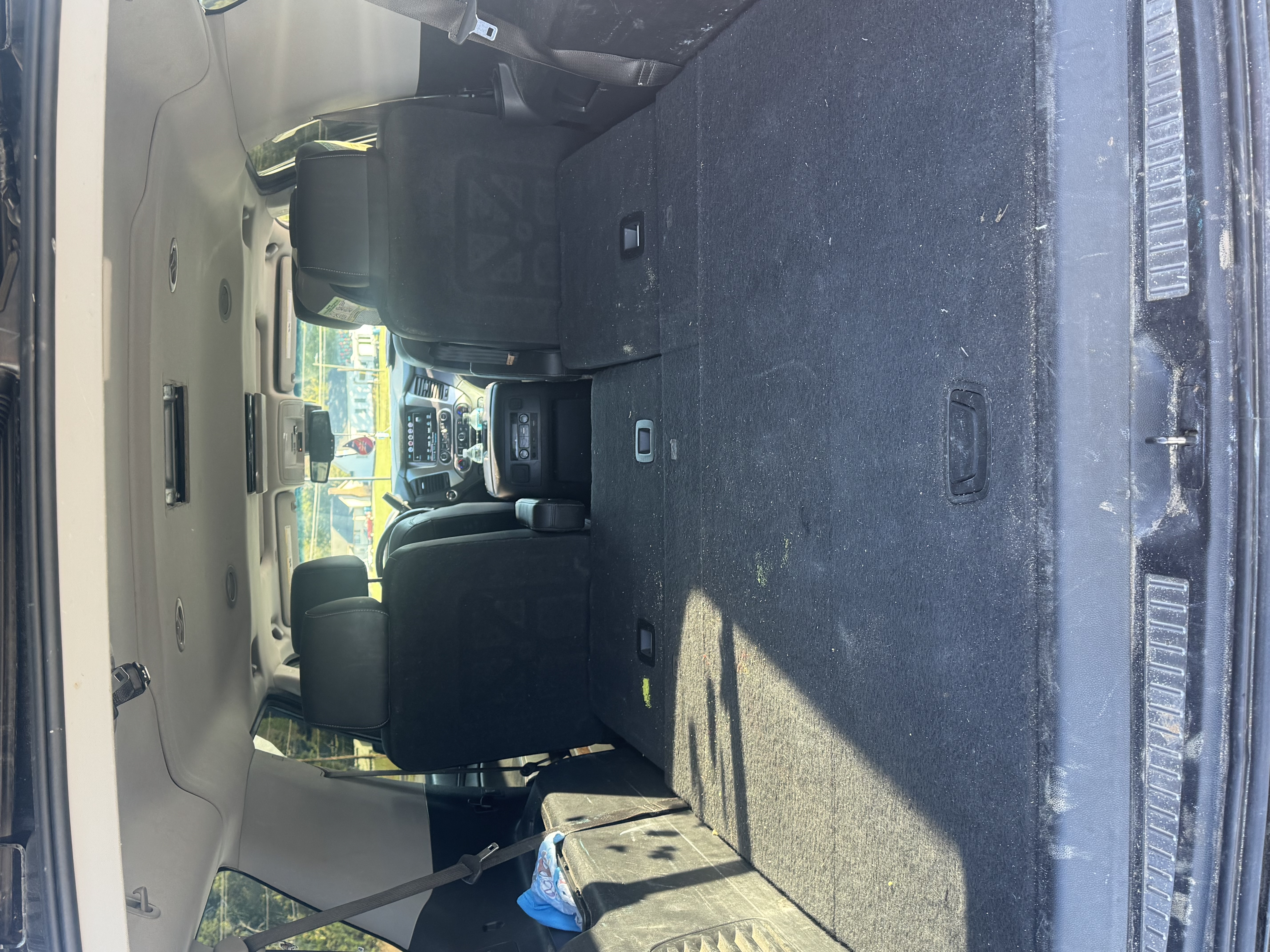 Used 2018 Chevrolet Suburban LT AWD/4WD image 6