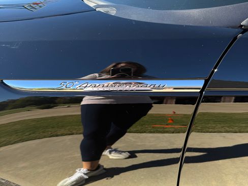 Used 2005 Ford Thunderbird Deluxe image 5