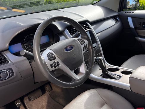 Used 2013 Ford Edge SEL FWD image 9