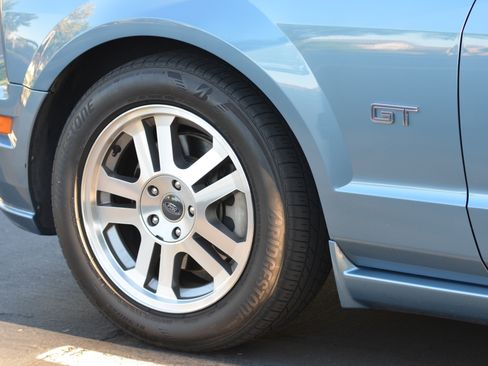 Used 2005 Ford Mustang GT Premium RWD image 16
