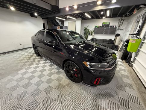 Used 2024 Volkswagen Jetta GLI Autobahn image 2