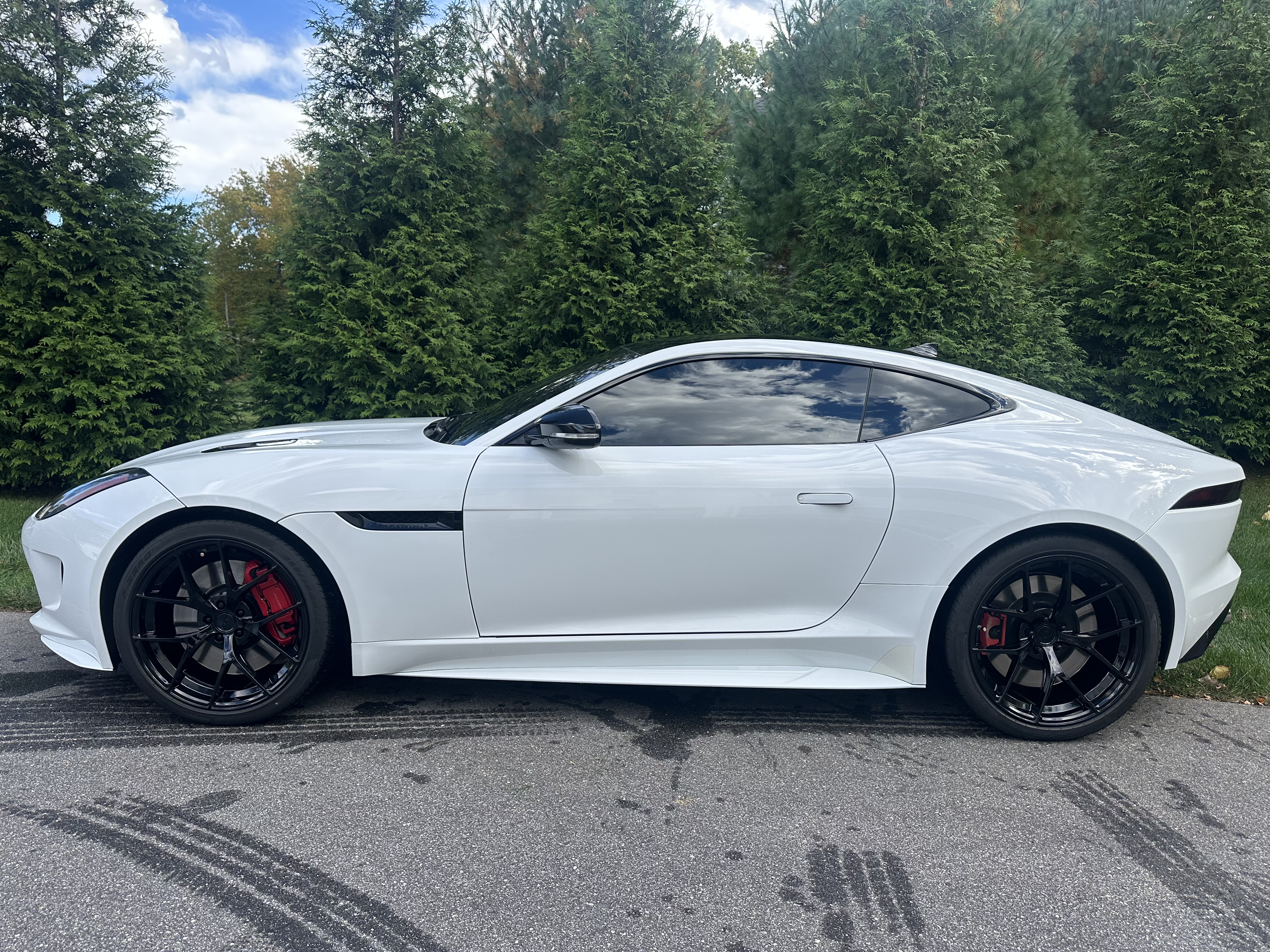 Used 2016 Jaguar F-TYPE R AWD/4WD image 1
