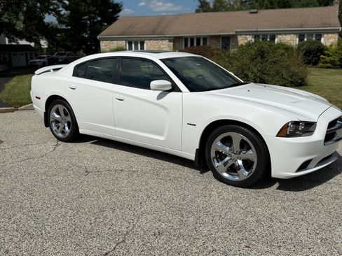Used 2011 Dodge Charger R/T image 4