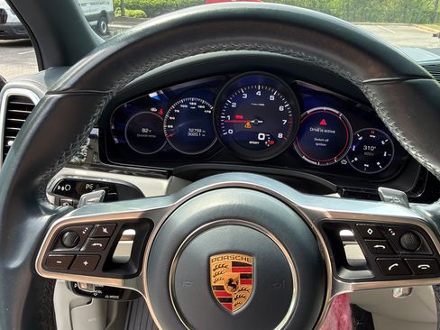 Used 2019 Porsche Cayenne AWD/4WD image 16