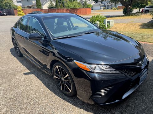 Used 2020 Toyota Camry XSE w/ Driver Assist Package FWD image 2