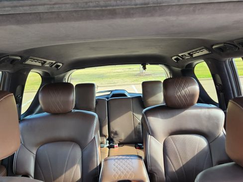Used 2016 INFINITI QX80 Limited w/ All Season Package image 16