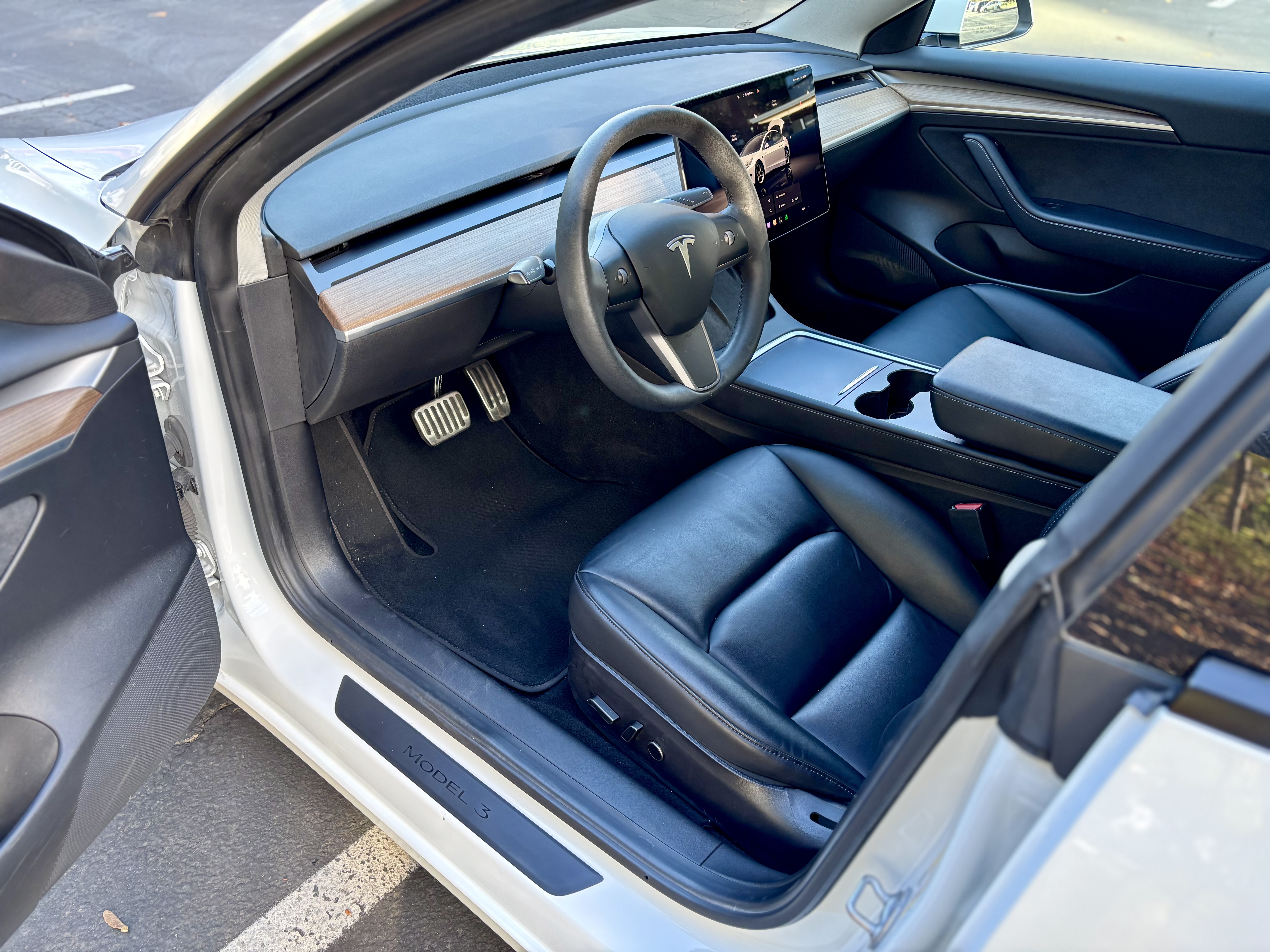 Used 2022 Tesla Model 3 Long Range AWD/4WD image 16