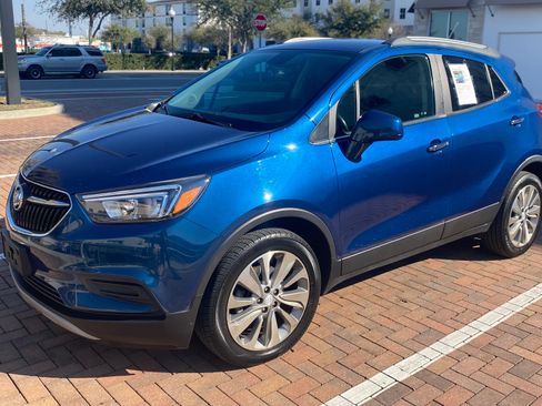 Used 2020 Buick Encore Preferred image 2