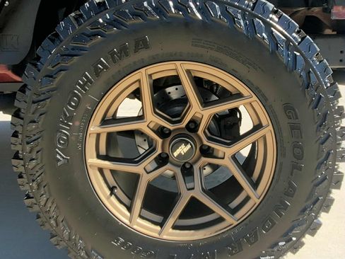 Used 2007 Jeep Wrangler Unlimited Sahara w/ Trailer Tow Group image 9