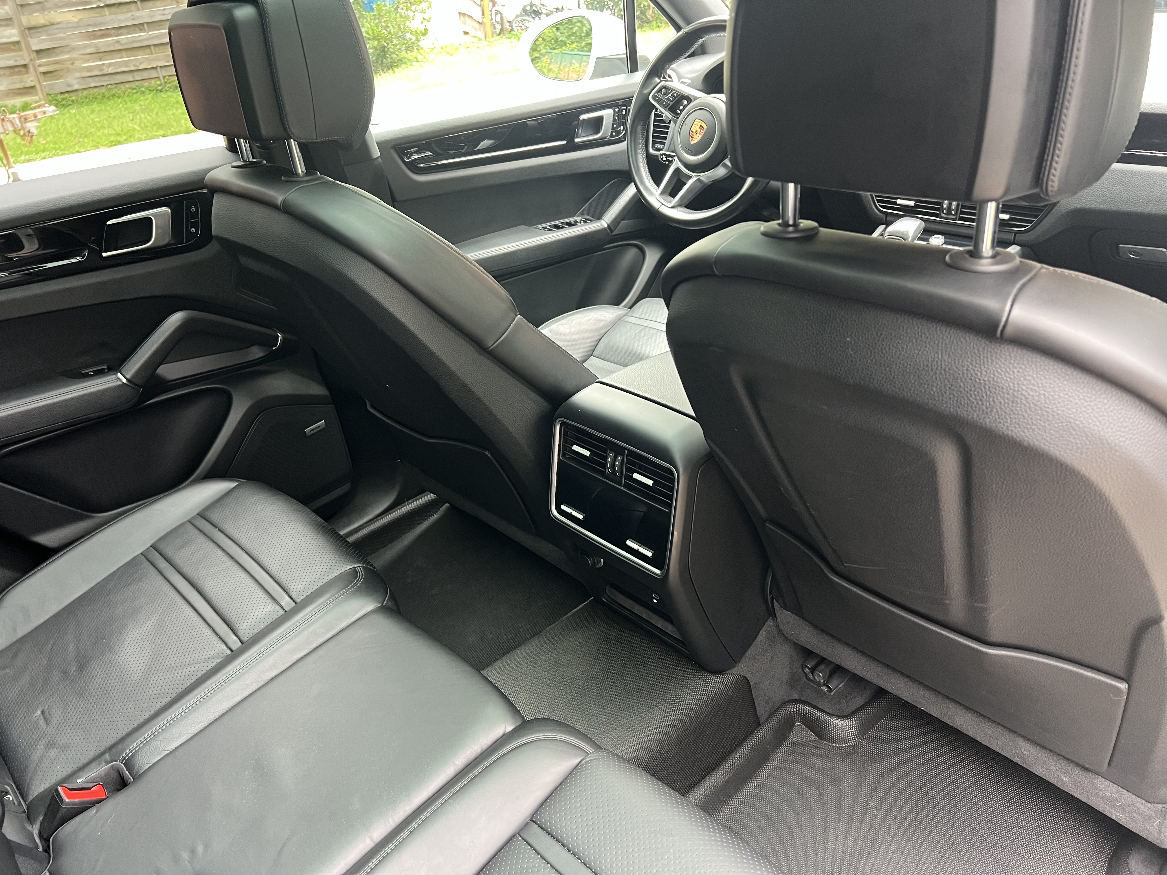 Used 2020 Porsche Cayenne S AWD/4WD image 18