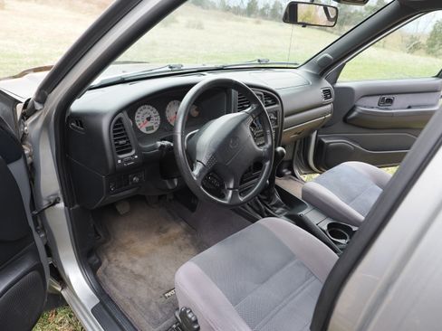 Used 2001 Nissan Pathfinder SE image 15