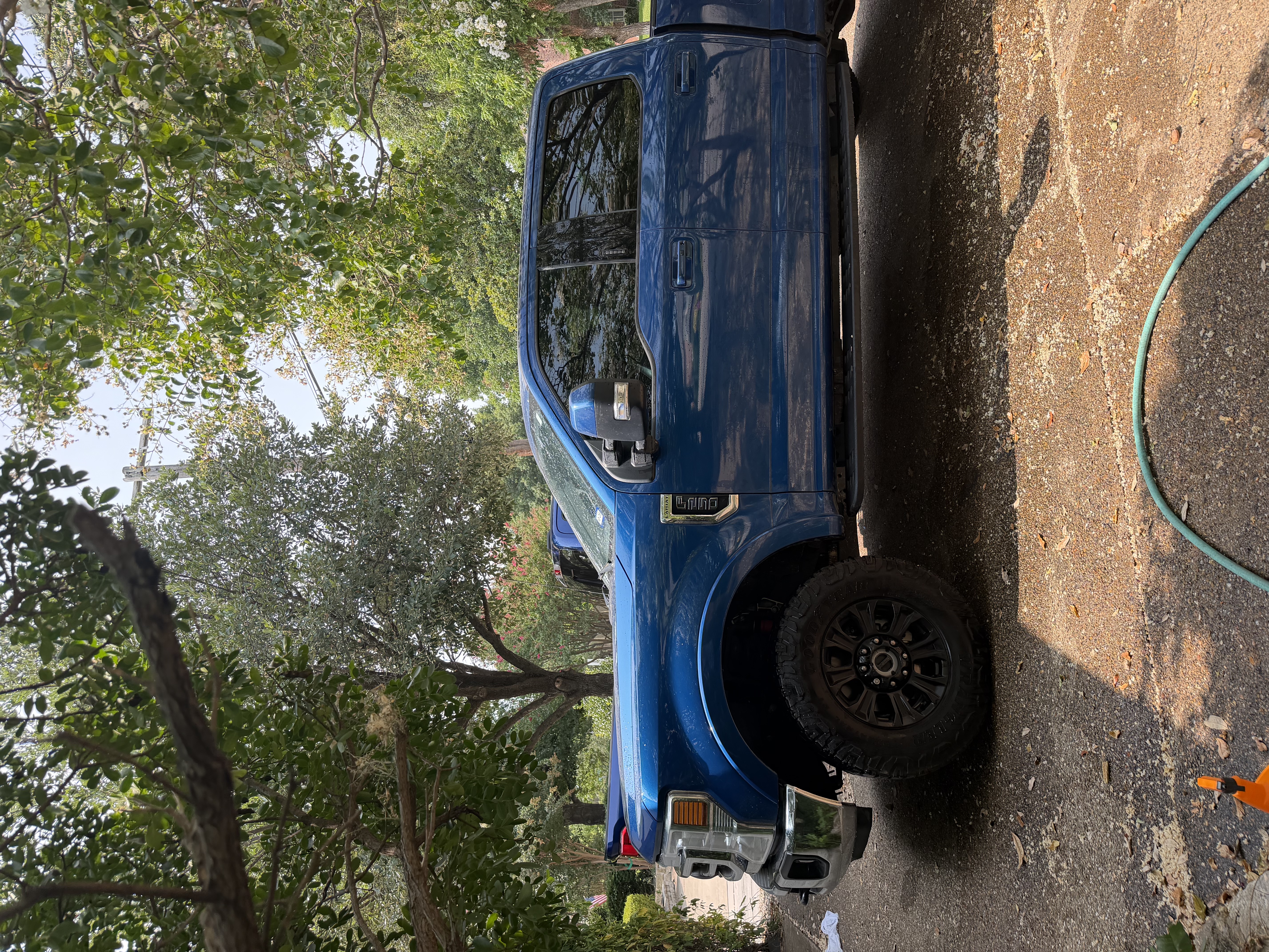 Used 2022 Ford F250 Lariat w/ Tremor Off-Road Package AWD/4WD image 4