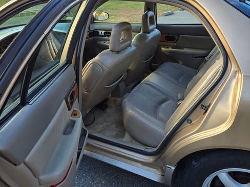 Used 2001 Buick Regal GS w/ Abboud Pkg image 8
