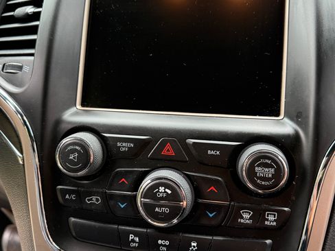 Used 2014 Jeep Grand Cherokee Limited w/ Trailer Tow Group IV AWD/4WD image 8