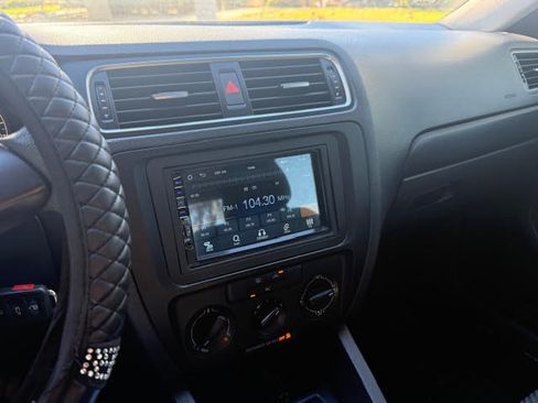 Used 2012 Volkswagen Jetta S image 10