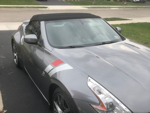 Used 2014 Nissan 370Z Touring w/ Sport Package image 8