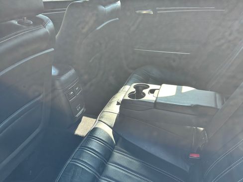 Used 2018 Chrysler 300 S image 13