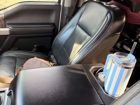 Used 2017 Ford F250 Lariat w/ Lariat Value Package image 8