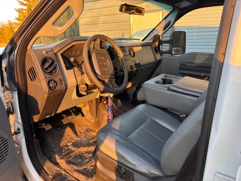 Used 2014 Ford F250 XL image 8