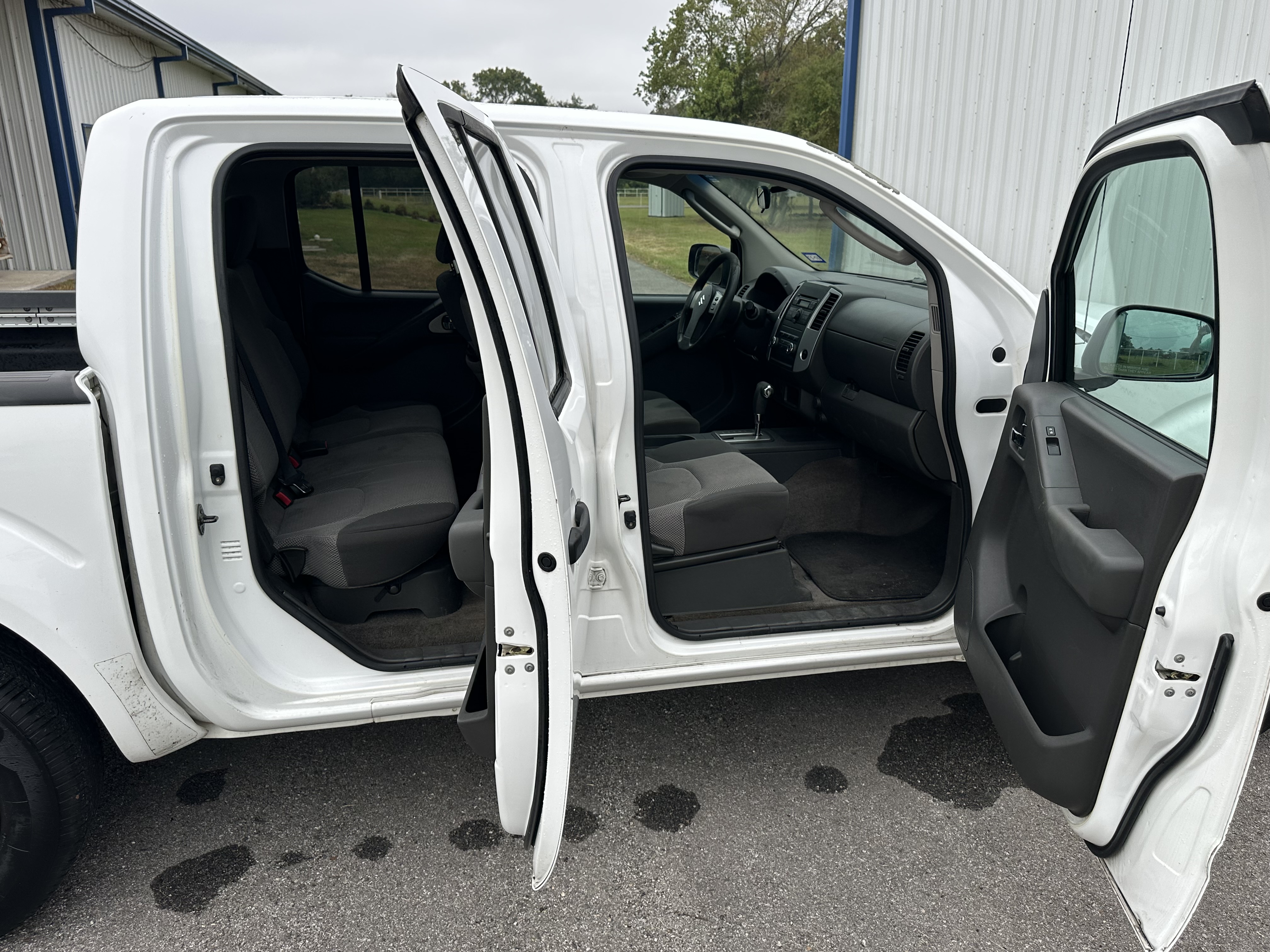 Used 2010 Suzuki Equator Sport RWD image 4