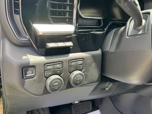 Used 2026 Chevrolet Silverado 2500 LTZ w/ LTZ Premium Package AWD/4WD image 9