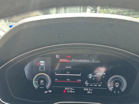 Used 2021 Audi Q5 e Prestige w/ Prestige Package AWD/4WD image 12