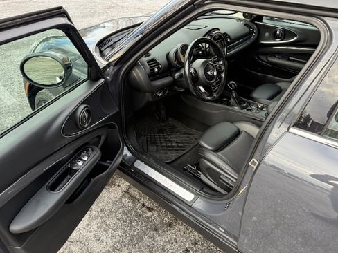 Used 2018 MINI Cooper Clubman S image 11