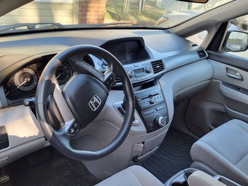 Used 2012 Honda Odyssey EX image 9