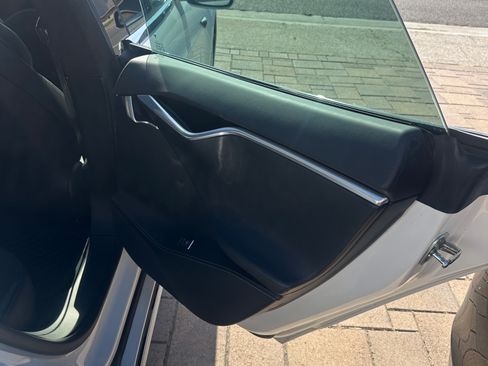 Used 2017 Tesla Model S 75D AWD/4WD image 16