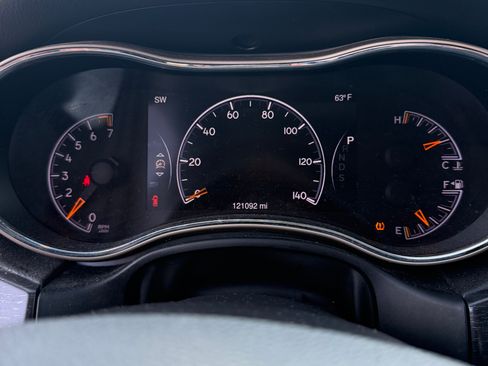 Used 2014 Jeep Grand Cherokee Laredo w/ Security & Convenience Group image 11