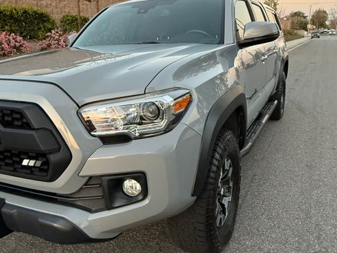 Used 2018 Toyota Tacoma TRD Off-Road w/ Technology Package image 1