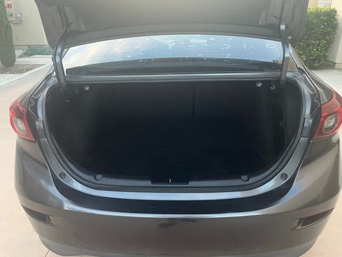 Used 2016 MAZDA MAZDA3 i Sport image 16