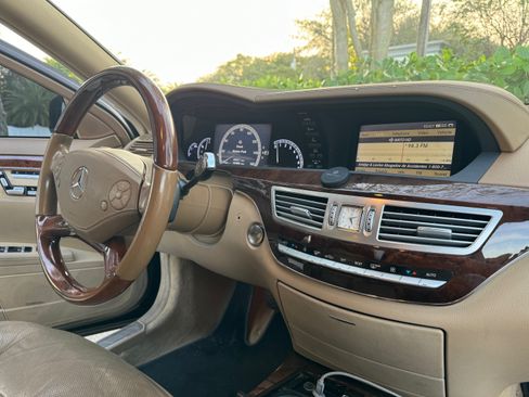 Used 2010 Mercedes-Benz S 550 image 11